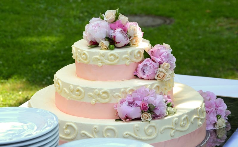 Tree Stump Cake Stand
